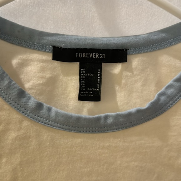 Forever 21 T-Shirt - Picture 3 of 4